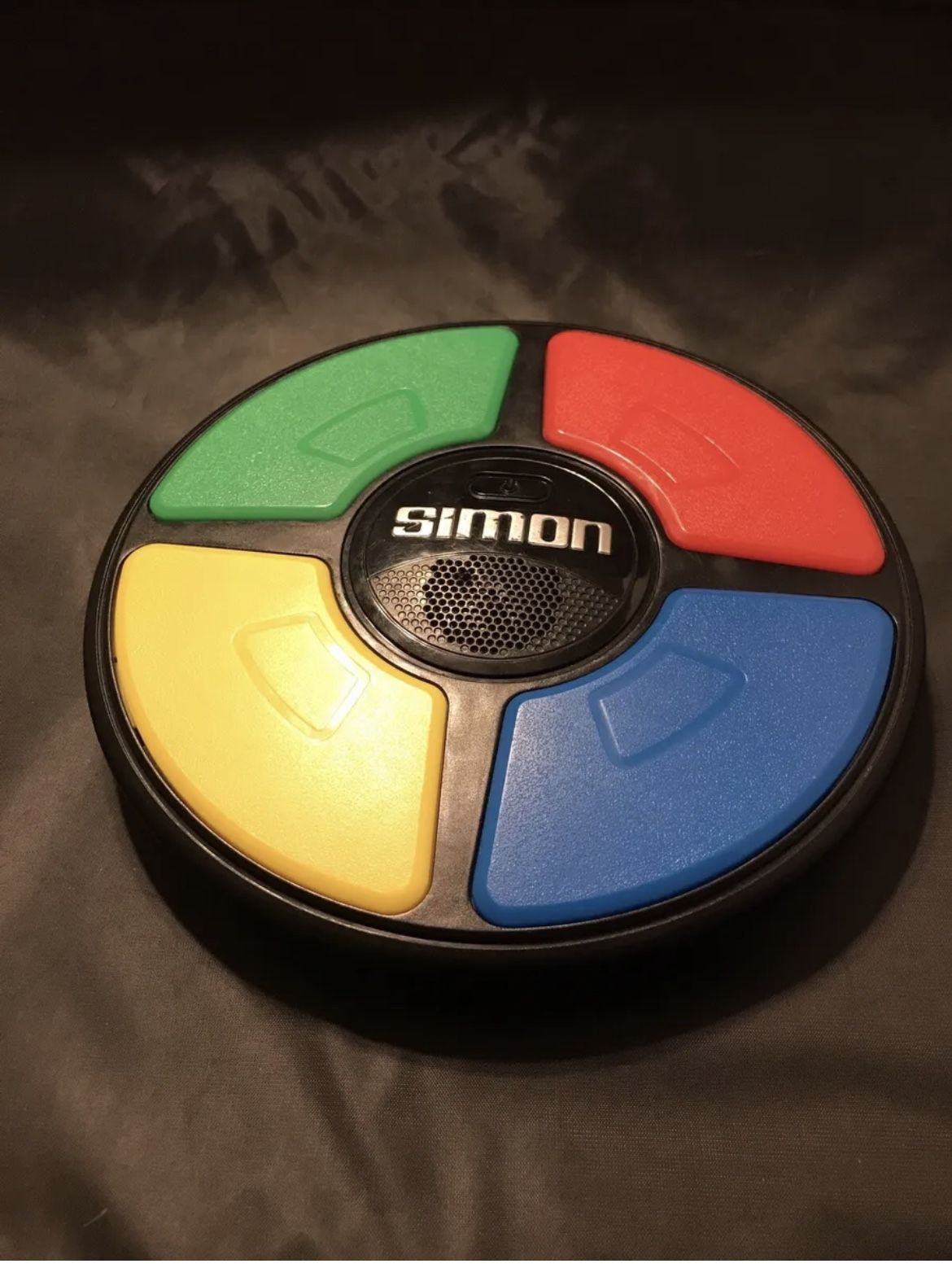Simon Says Electronic Game Hasbro Classic Toy