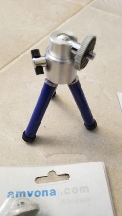 Mini tripod