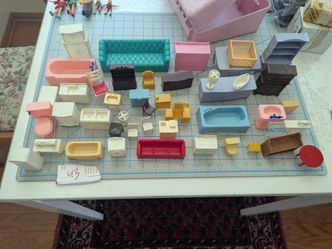 Lot 43 pieces Marx renwal dollhouse furniture