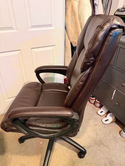 Brown Leather Executive Office Chair