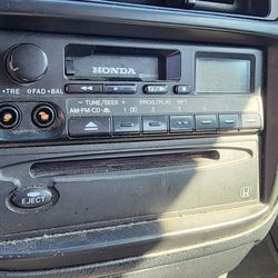 Factory 1998 Honda Odyssey Car Radio With Cd Player 
