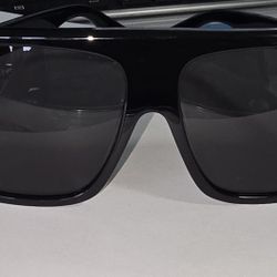 Sunday Somewhere Sunglasses – Black Frame – Complete Set – Like New