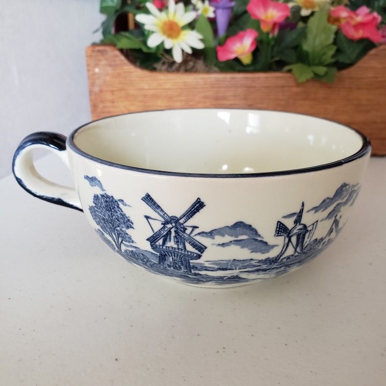 Vintage Brinn’s Blue and White Soup Mug