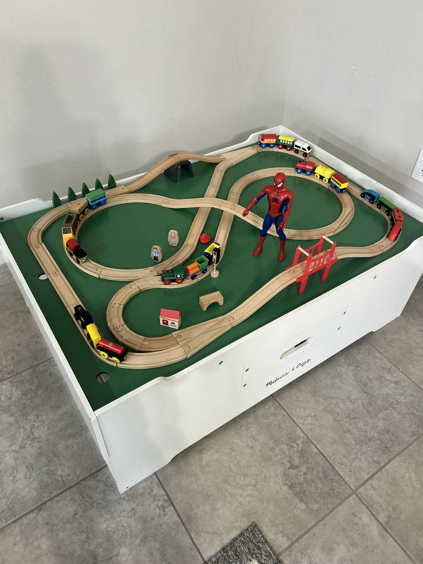 Train table And Train Set
