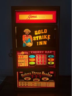 Vintage Gold Strike Inn Memorabilla