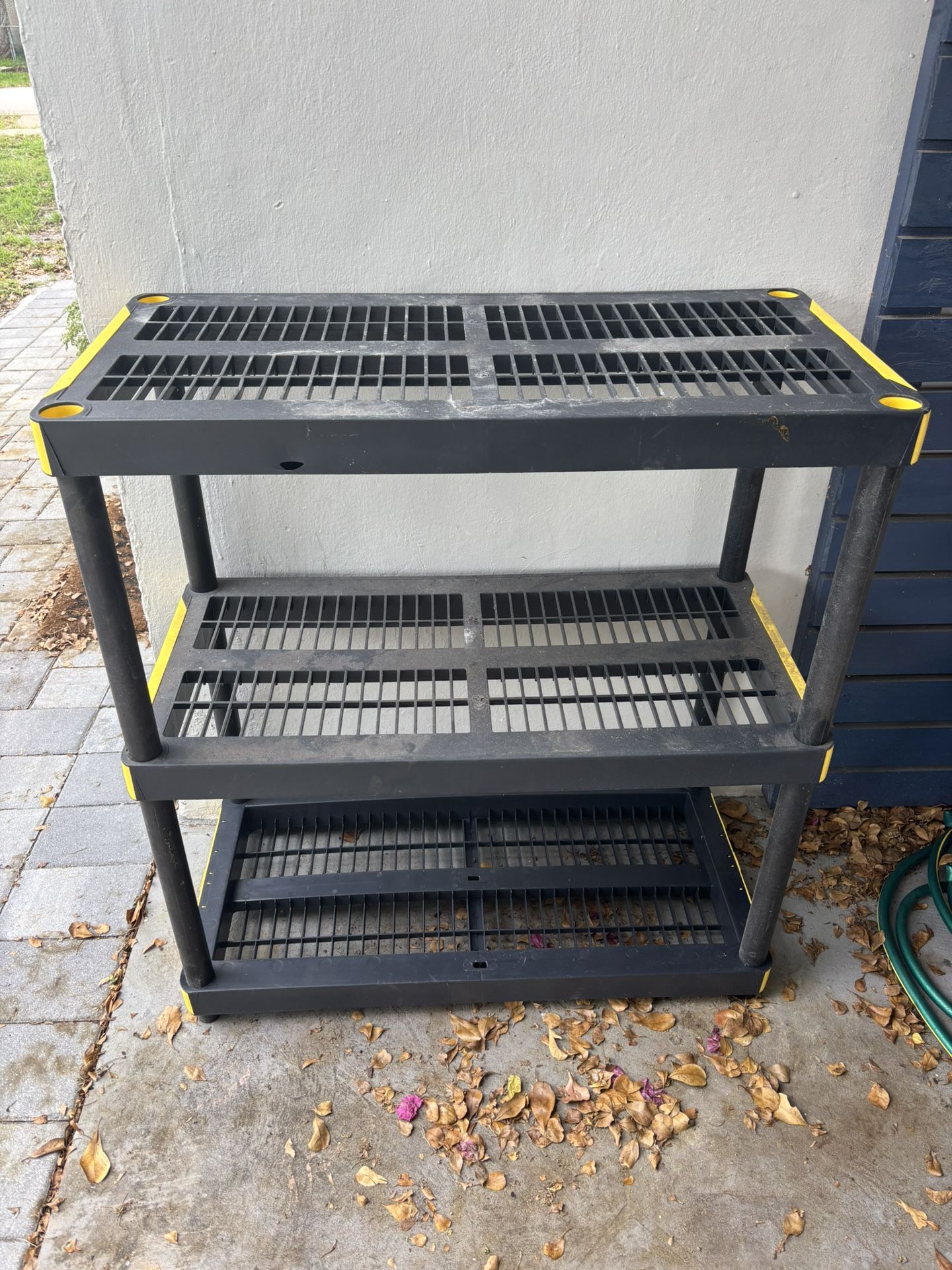 15 Plastic garage Storage Shelves