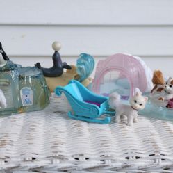 Vintage Littlest Pet Shop Set #2 (Kenner 1990's) - Dog Sled and Igloo, Ice Cave and Arctic Animals - Igloo Lights Work!