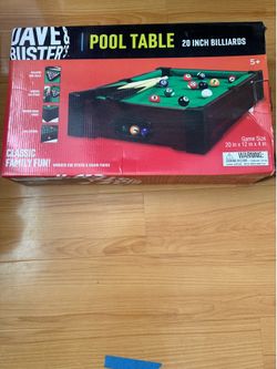 Mini pool table