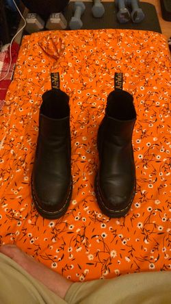 Dr Martens Chelsea platform boot size 7