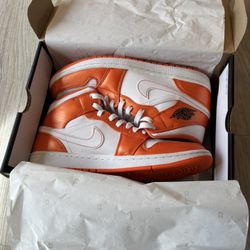 NIKE Air Jordan 1 Mid Electro Orange