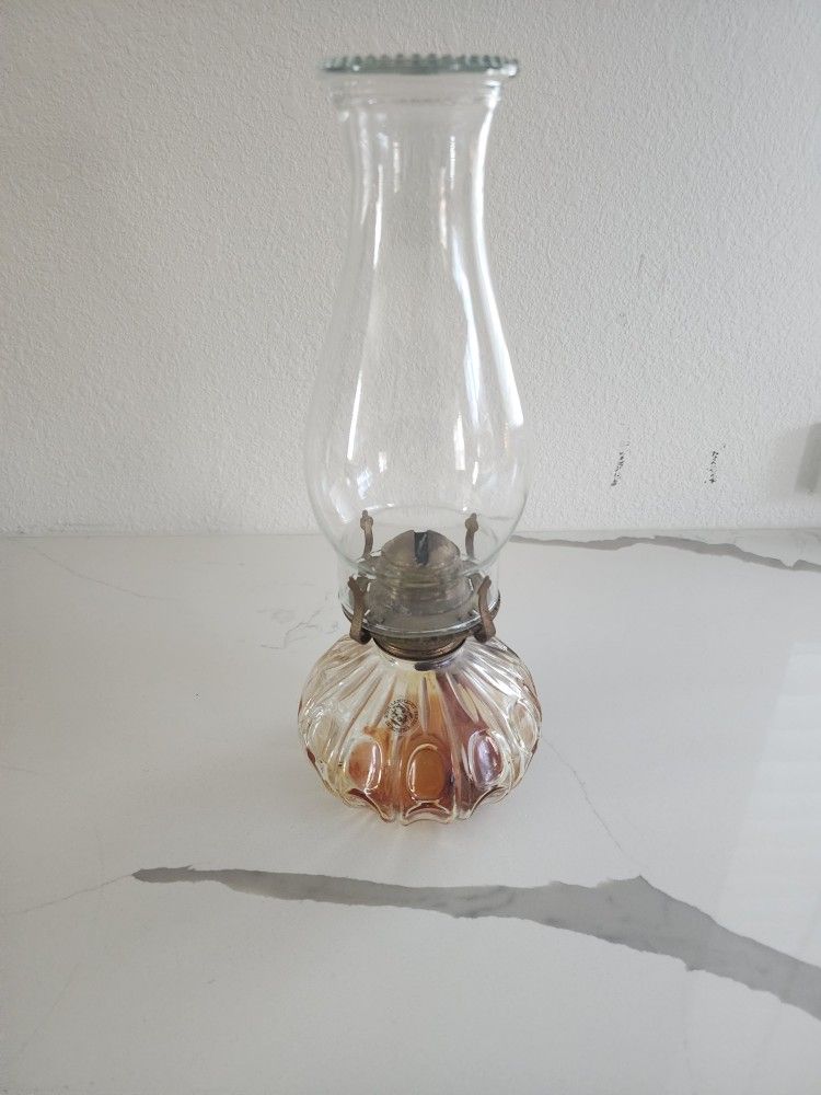 Old Oil Lamp GREAT CONDITION 