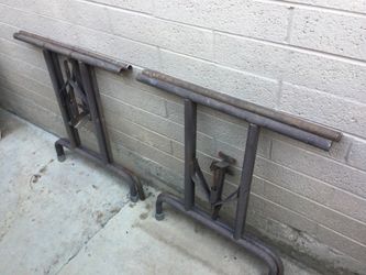 Metal table legs