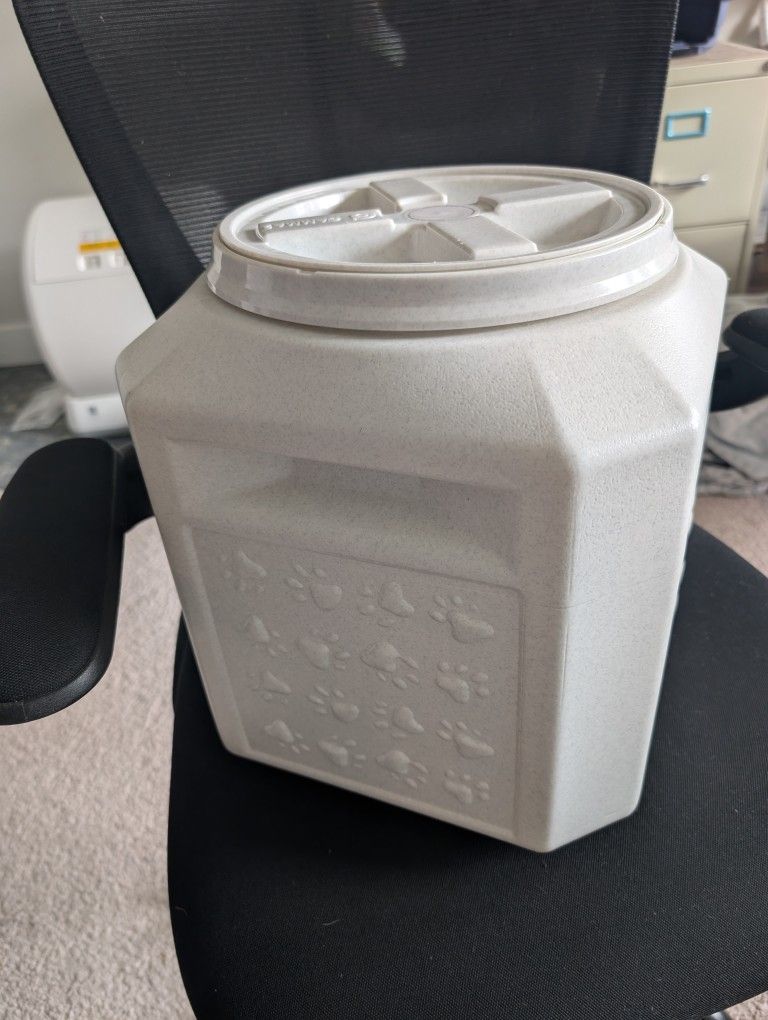 Pet Food Container