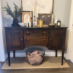 Refurnished Buffet 