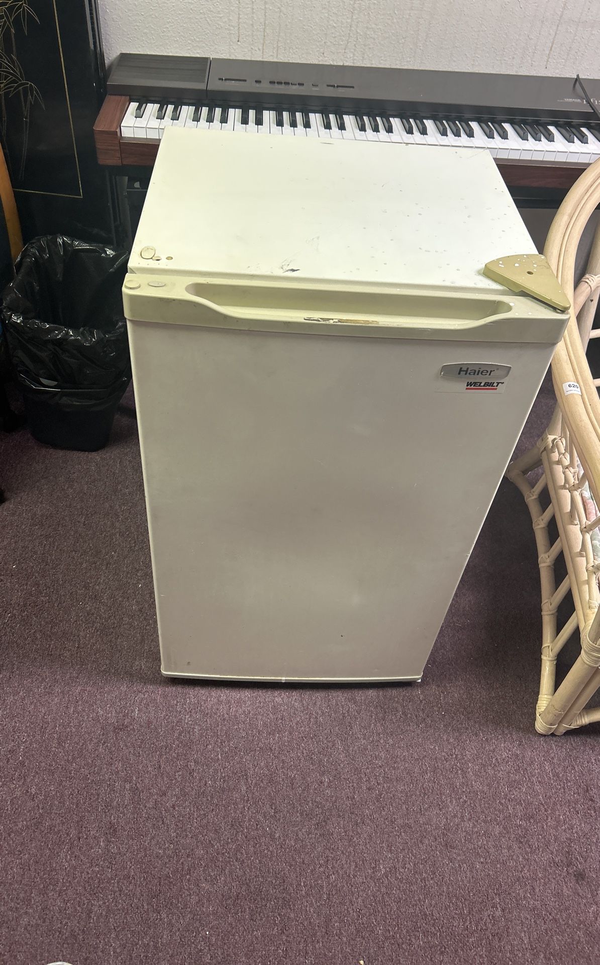 Haier Welbilt Mini Fridge (Moderate Condition) 33in. T. 20in. Wide 19in. Depth
