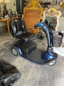 Pride Victory 10 Mobility Scooter – Excellent Condition