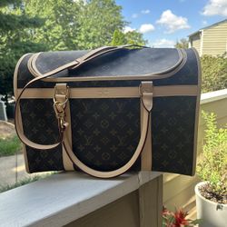 LV Pet Carrier - Canal St. Dupe
