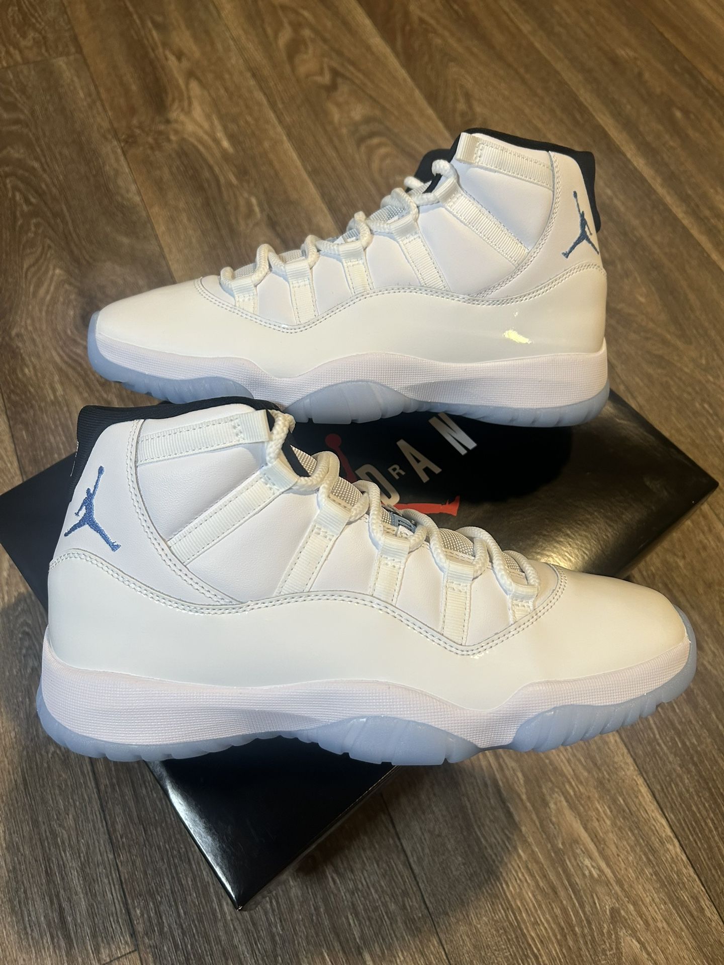 DS Jordan 11 Legend Blue