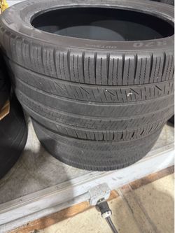 2x 295/40/20 Pirelli scorpion tires