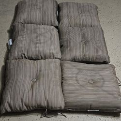 Set of 6 outdoor cushions 