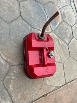 BLITZ USMC Fuel Mate 9.5 Liters 2 1/2 Gallon Metal Gas Can