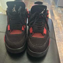 There Used And A Bit Scuffed there size 8.5 And They Fit Great 