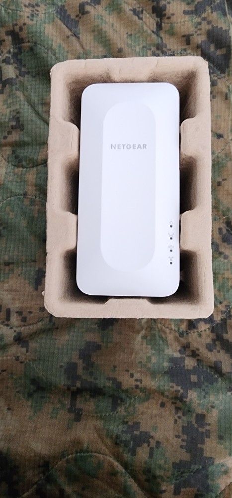 Netgear AX1800 Meash Extender(Model:EAX15).