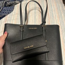 Michael kors Purse No Wallet