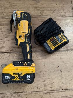 DeWalt 20V Oscillating Multi-Tool with Battery and Charger