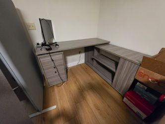 Great L Shaped desk-Original cost $699--with storage drawers, shelf & cabinet- includes chair !!