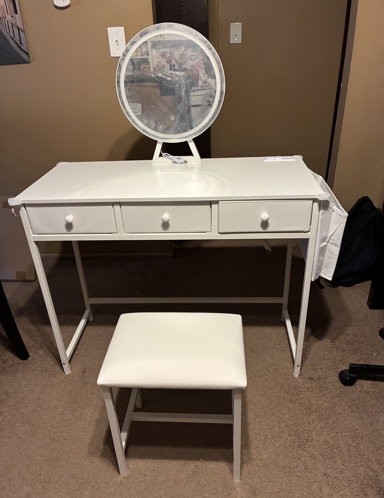 NEW Vanity Desk with Mirror and Lights Small Makeup Vanitys Set with Chair Fabric Drawers Power Outlet, Dressing Table Vanities for Kids Bedroom 40“ W