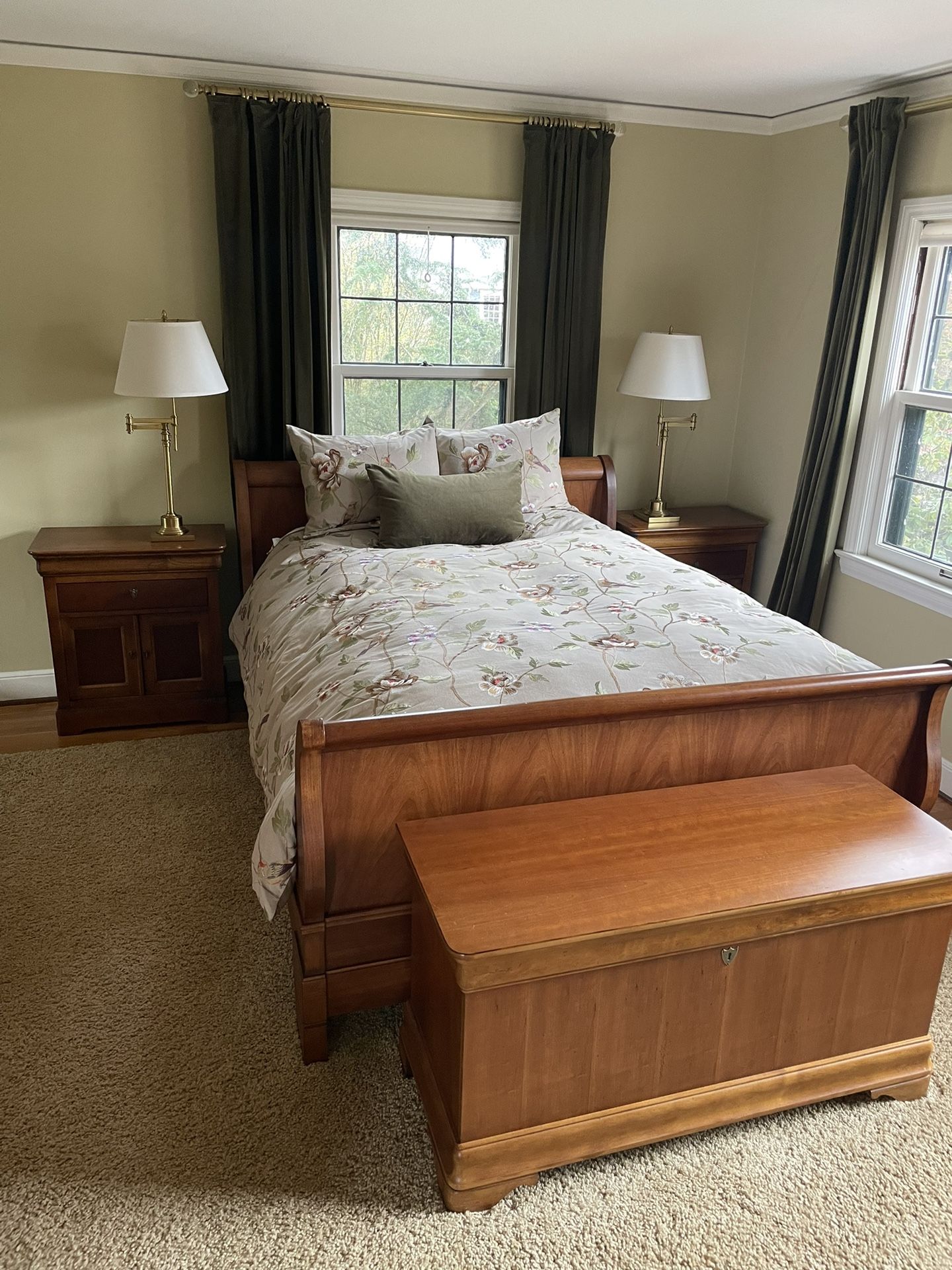 National Mount Airy, Louis Philippe Collection Queen Bedroom Set -- 8 Pcs. Made in USA