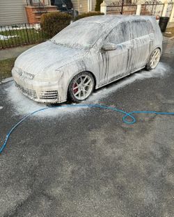 Inside outside🚗 wash🧼 detail & decontamination🧽