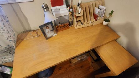 Desk L shape wood ( retractable)