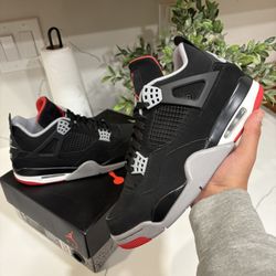 Jordan 4 Breds (2019)