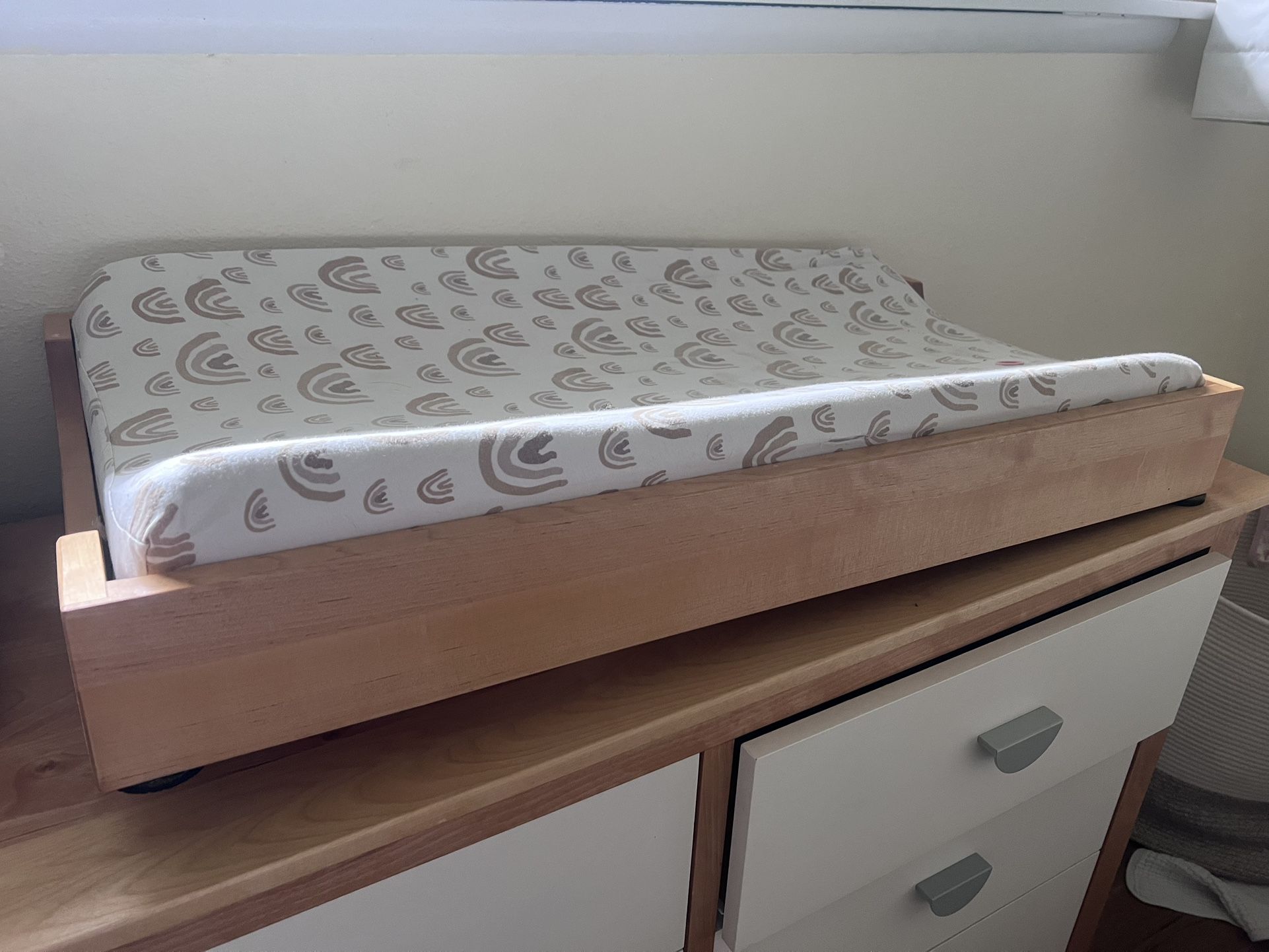 Universal Changing Tray + Set Of Covers