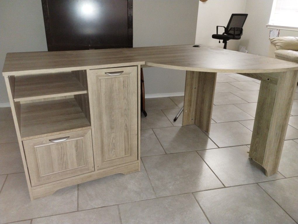 Beautiful Wooden Desk