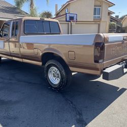 Rear Bumper Off 91 Ford Truck.