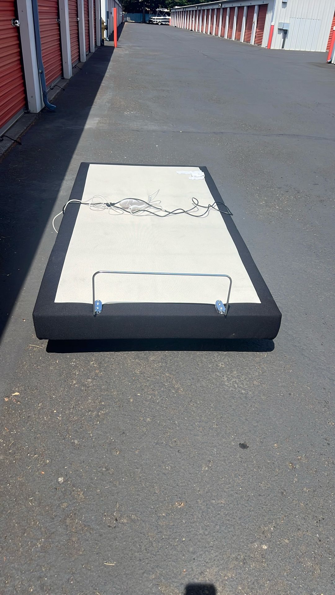REVERIE Twin Adjustable Bed