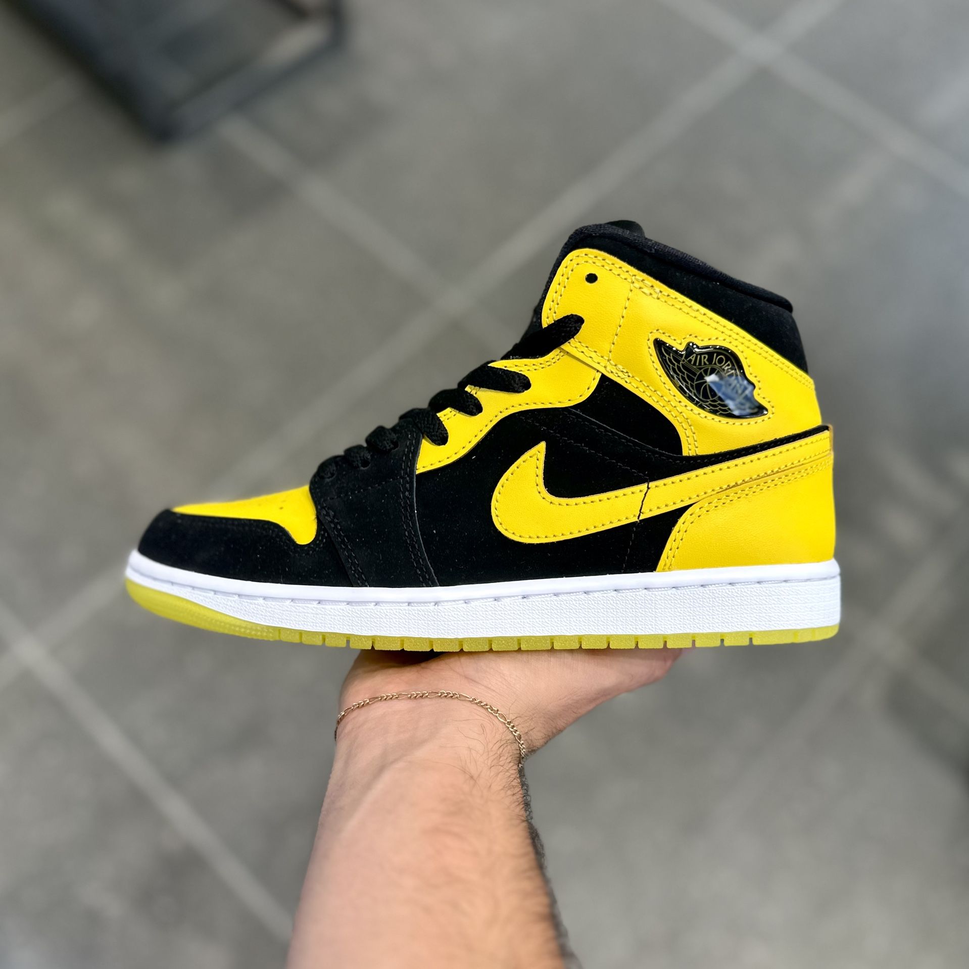 Jordan 1 Mid “New Love” Sizes 8 / 8.5 / 9 / 9.5 / 10 / 10.5 / 11 / 12 / 13 IN HAND BRAND NEW