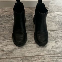 Girl’s Boots. Size 2. 
