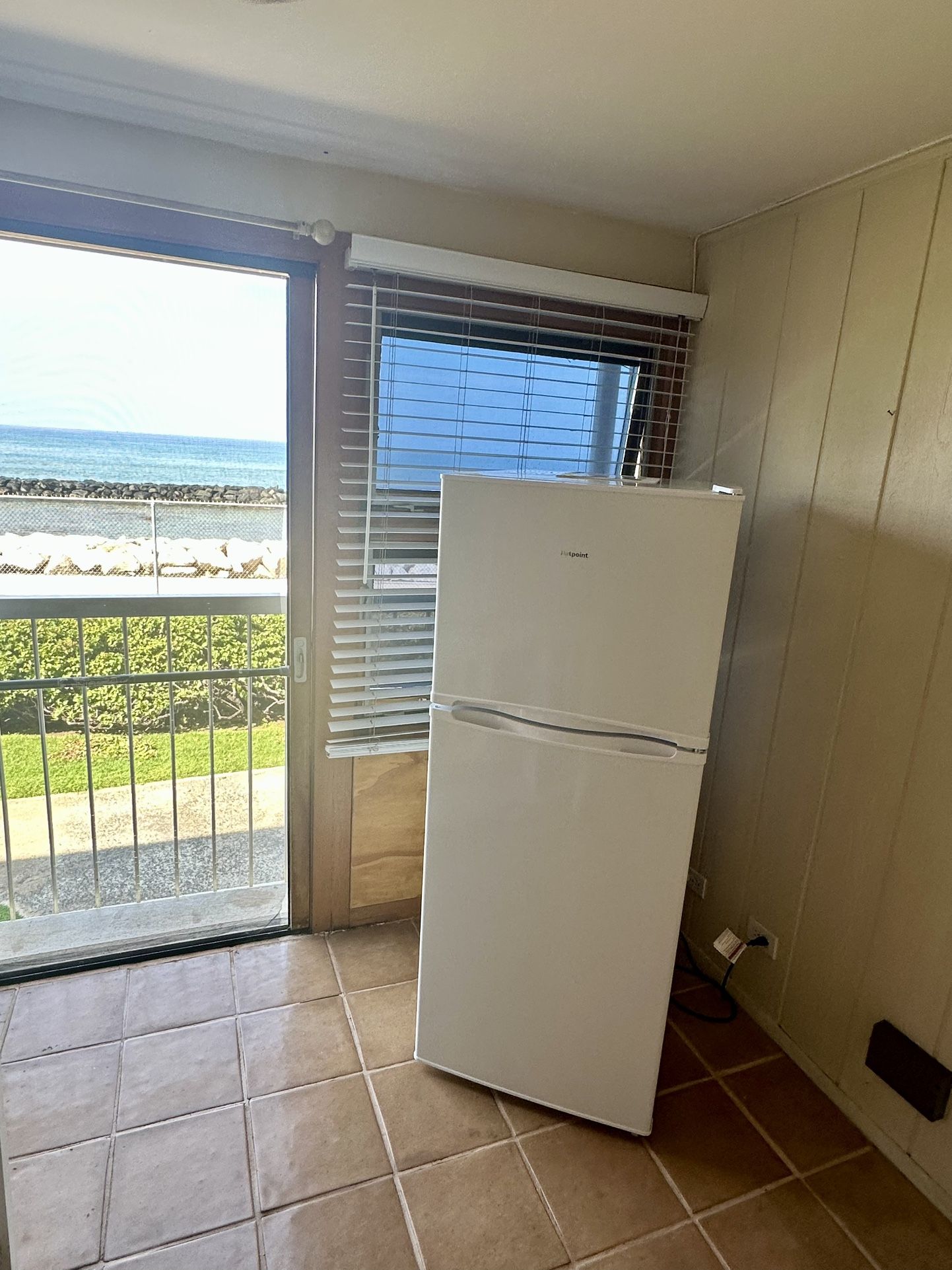Hot point Fridge (only one year old)