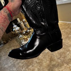 Cowboy boots for men