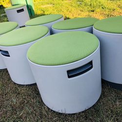 Buoy Ottoman by Steelcase (Green)