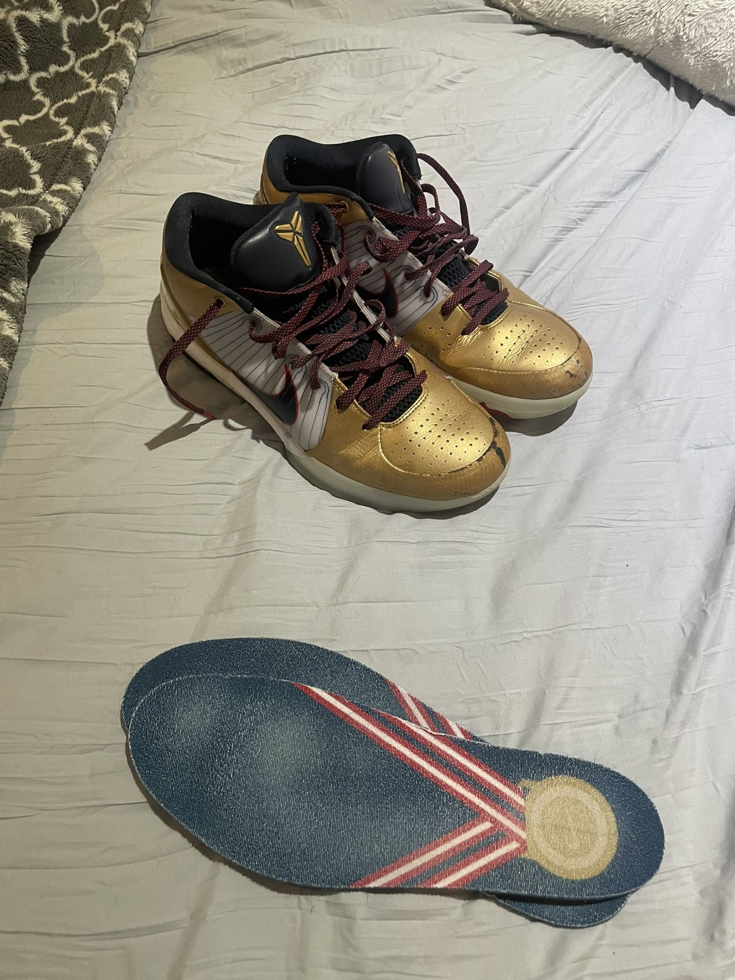 Kobe 4 Gold Medal Size 13