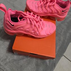Nike Vapormax Size 6 1/2  Youth