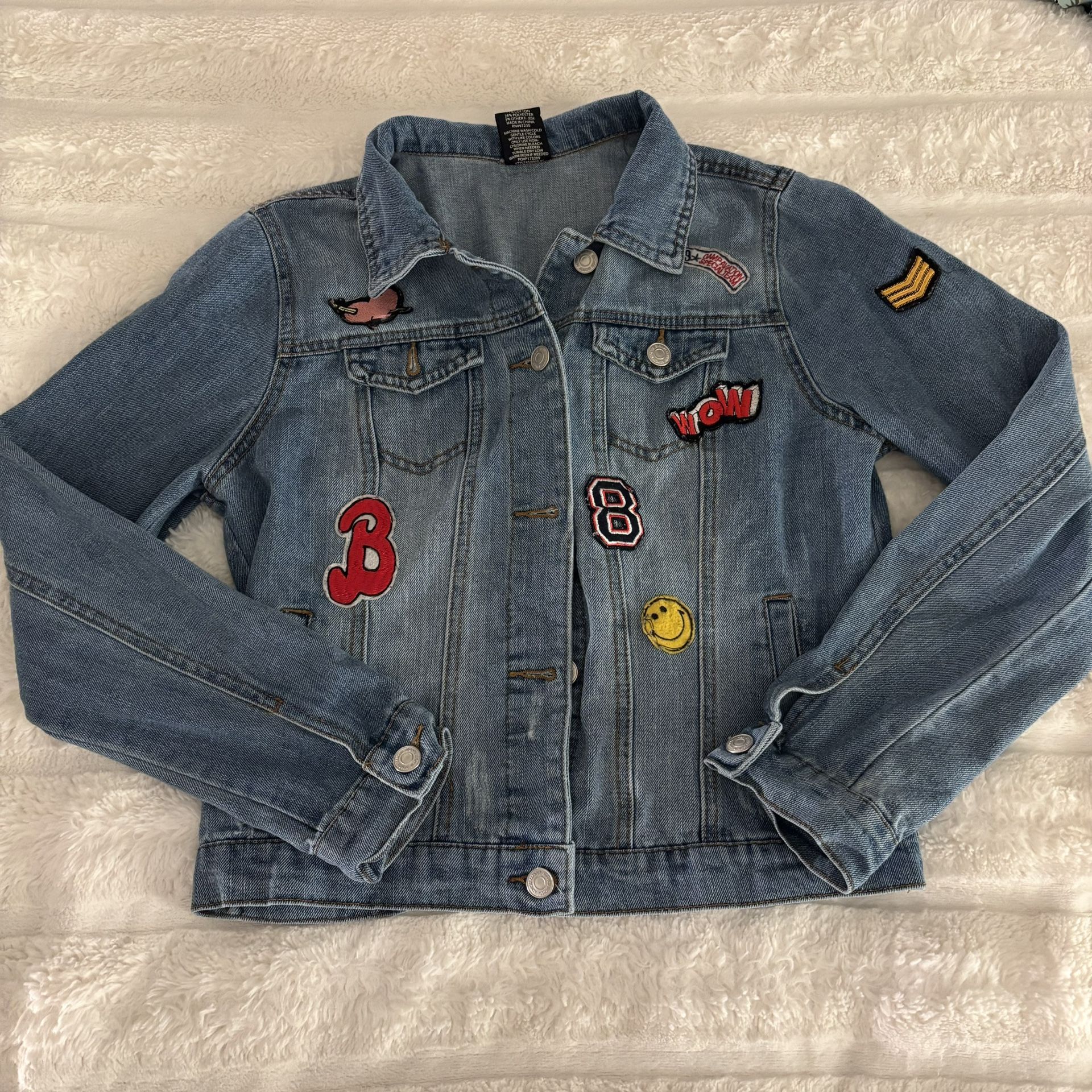 Almost Famous Junior Variety Patch Denim Jean Jacket Size Medium