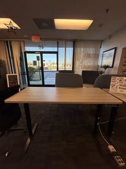 60” Modern height adjustable desk