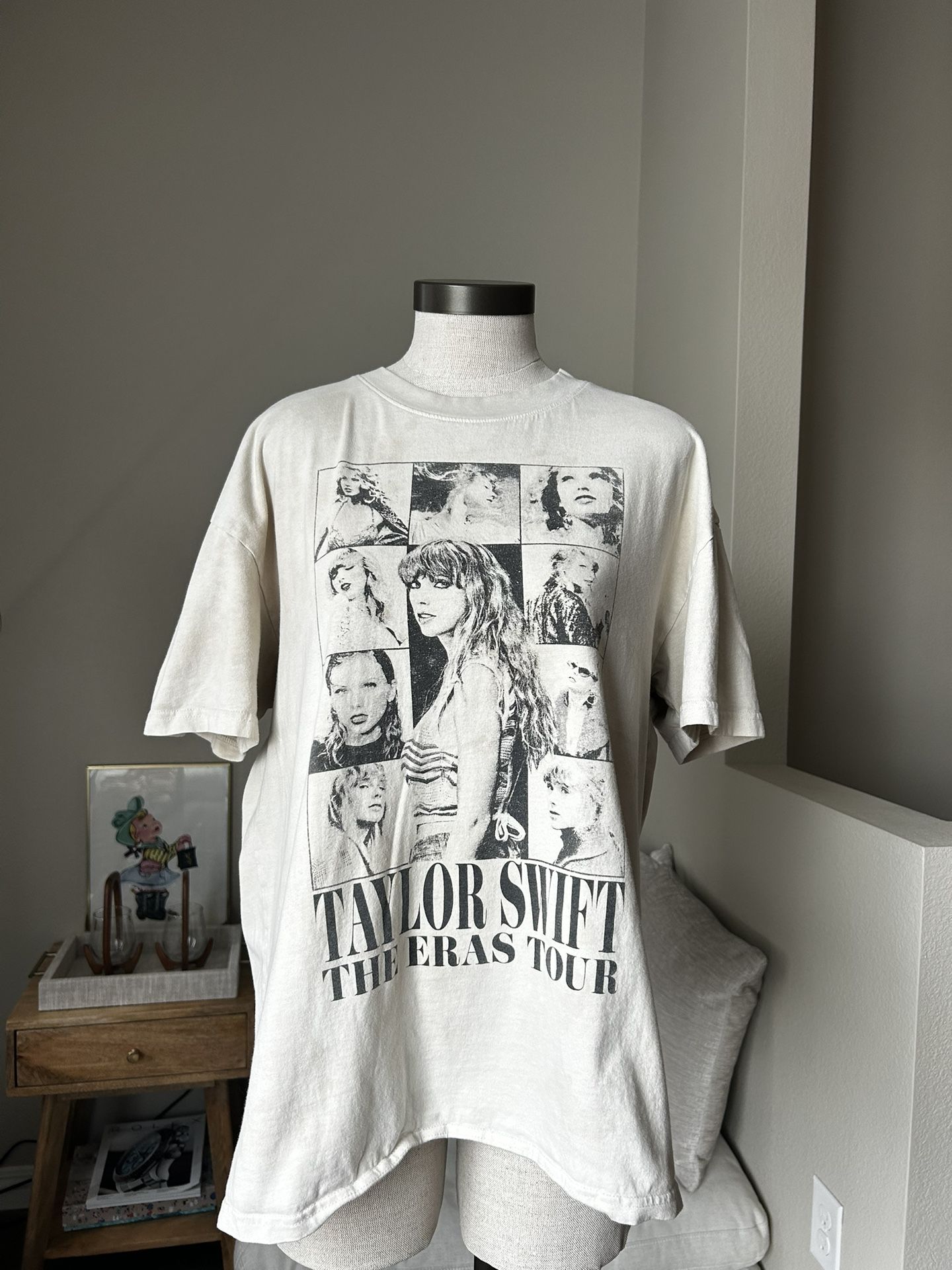 Taylor Swift The Eras Tour Cream Beige T-Shirt SIZE Large