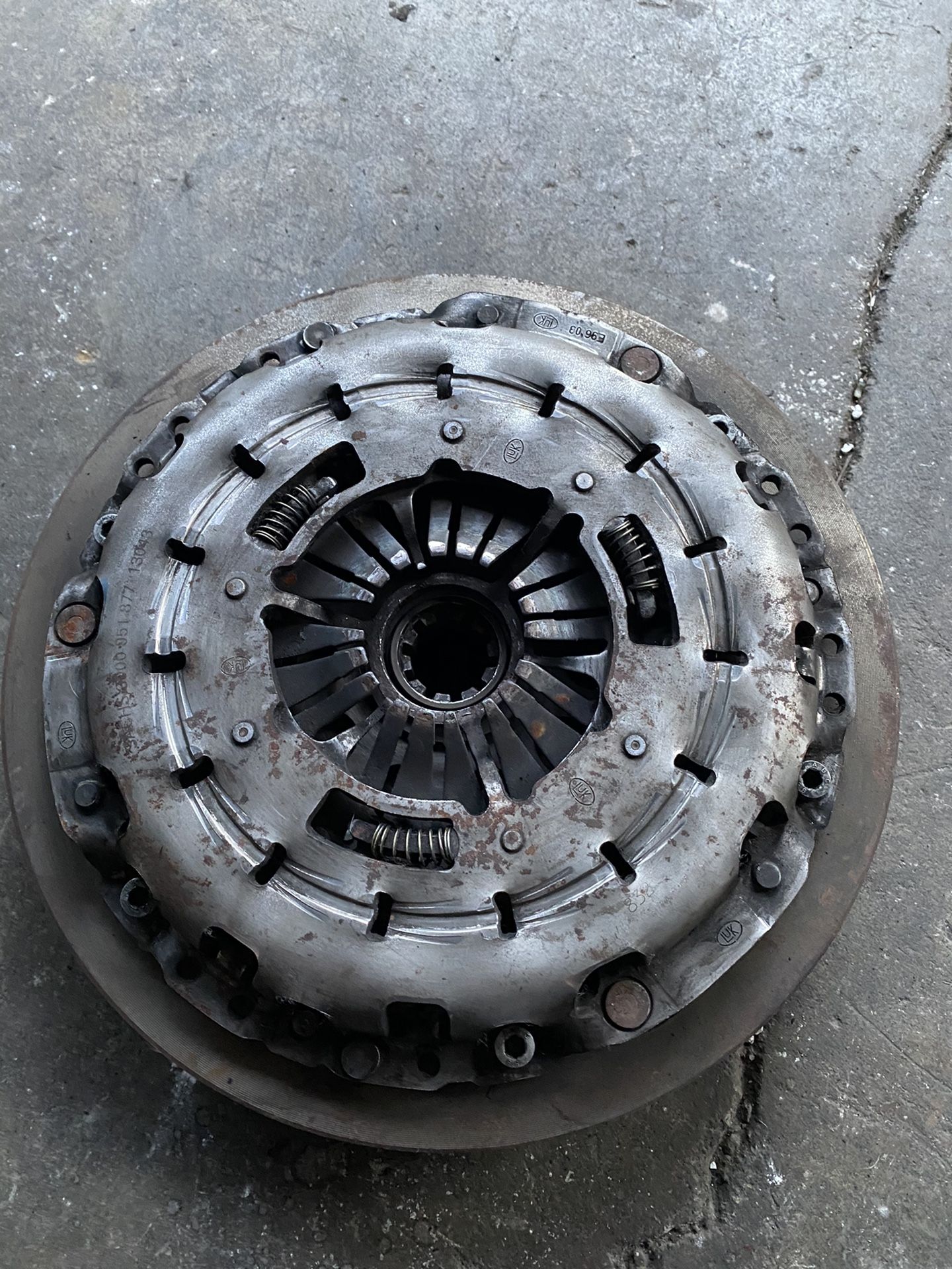 E39 540i flywheel and clutch and pressure plate complete